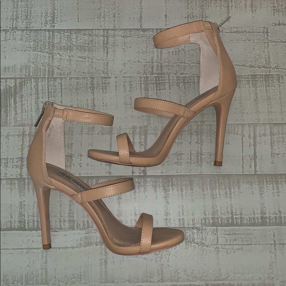 Steve Madden Neutral Heels